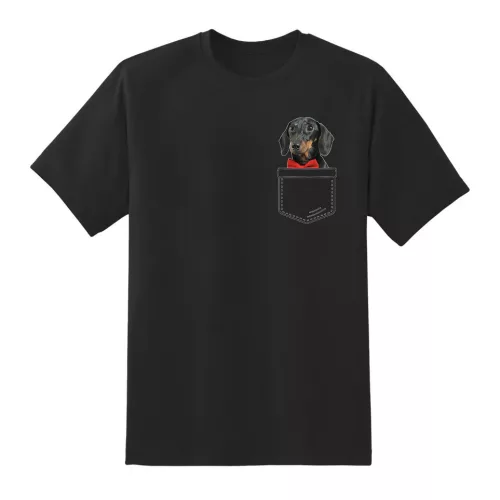 čierny jazvečík ​​vo vrecku čierne tričko