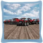 červené traktory v práci modrý vankúš z bavlny