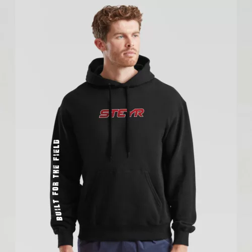 sveter steyr style s klokaním vreckom v čiernej farbe