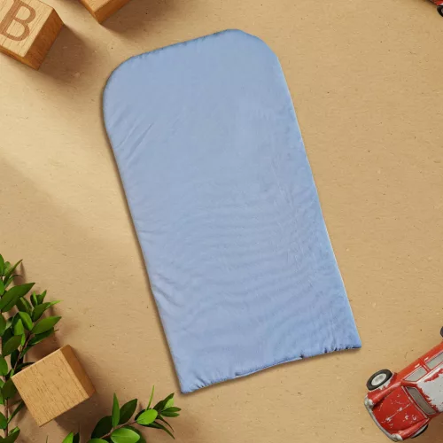 svetlomodrá vodotesná podložka na matrac